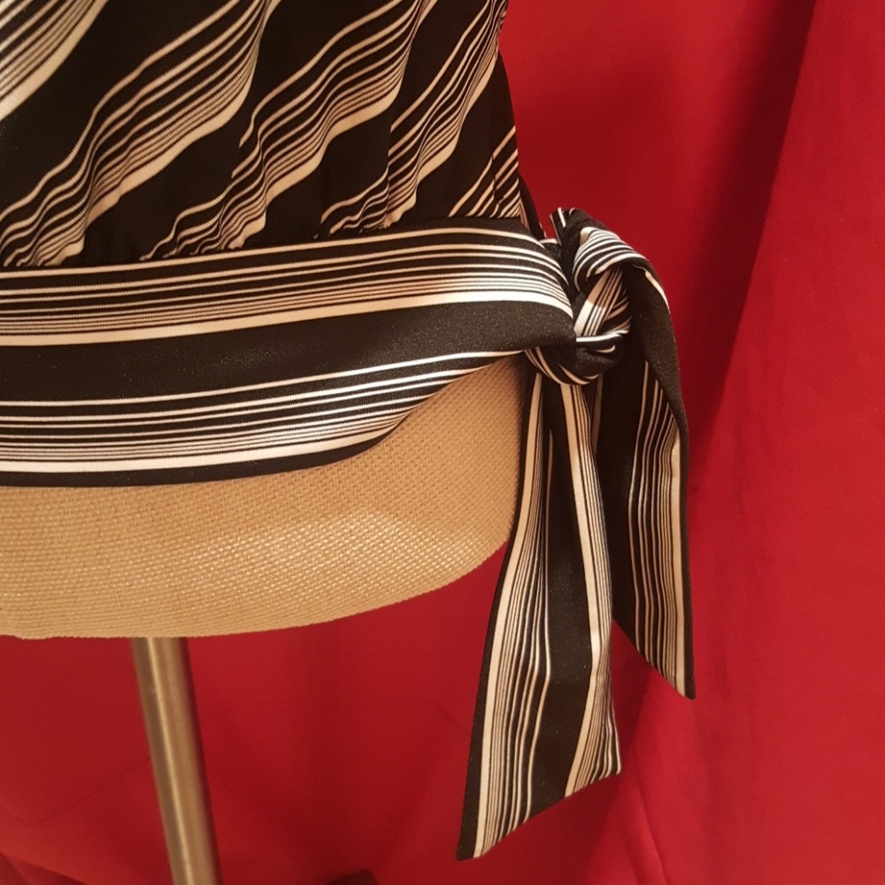 Lady Top - Picture 3 of 5